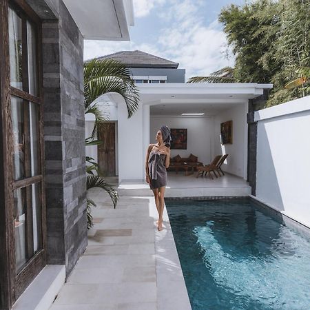 Aster Villa Seminyak Екстериор снимка