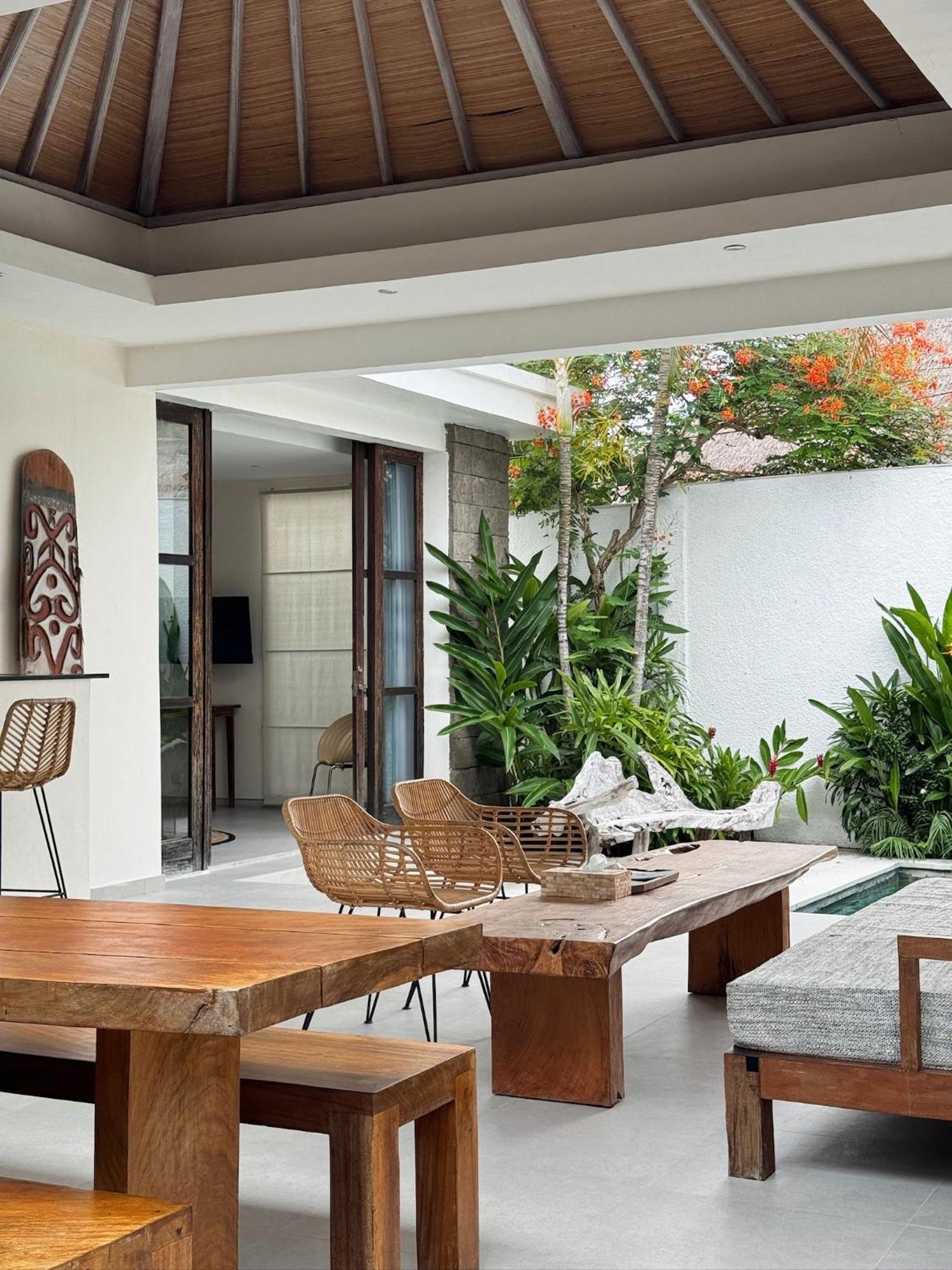 Aster Villa Seminyak Екстериор снимка